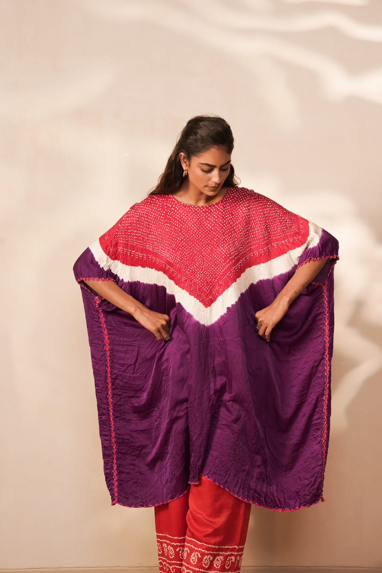 V BH KAFTAN WITH BANDHANI PANTS