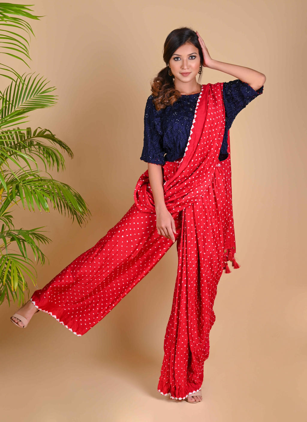 Buy Green Sarees for Women by Pyos Online | Ajio.com